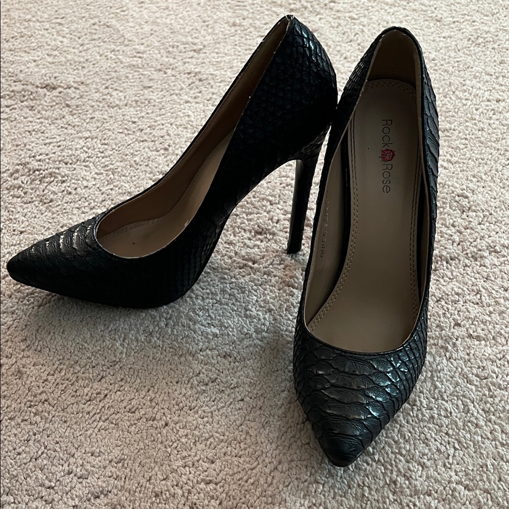 Rock & Rose Black Textured Pointed-Toe Stiletto Heels